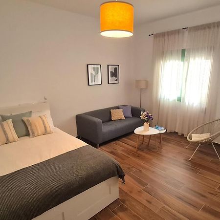 Yannis Guest House Aegina Екстериор снимка