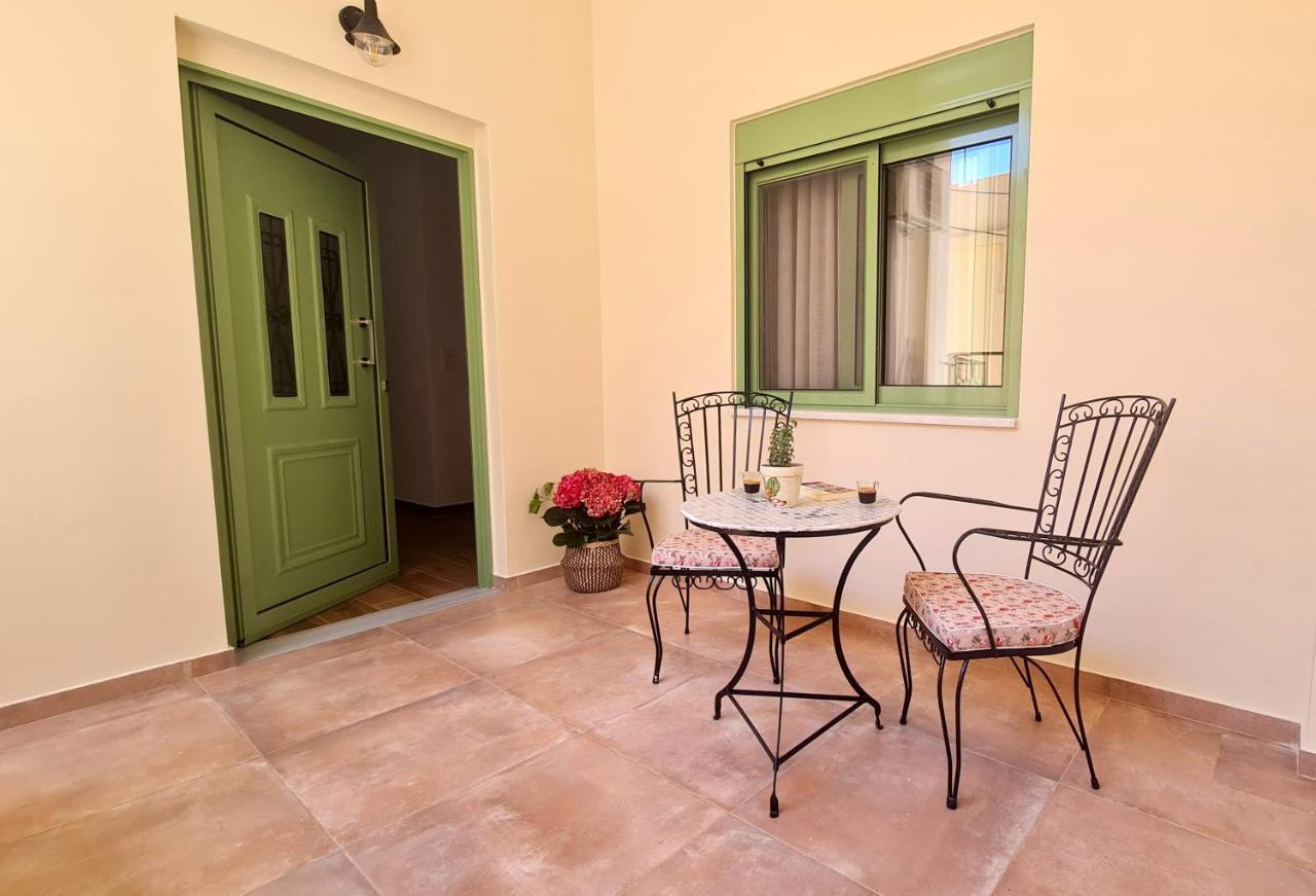 Yannis Guest House Aegina Екстериор снимка